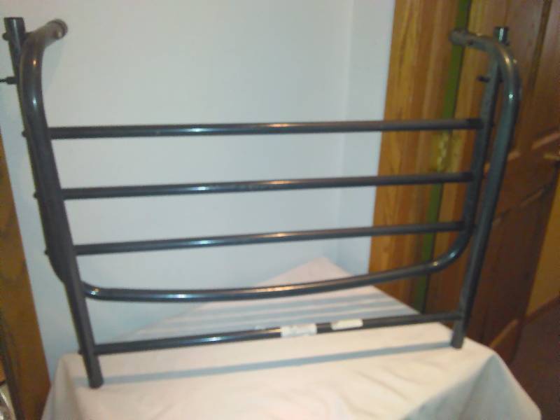 lot 92 image: Bed Mount AR 200 Assist Rail