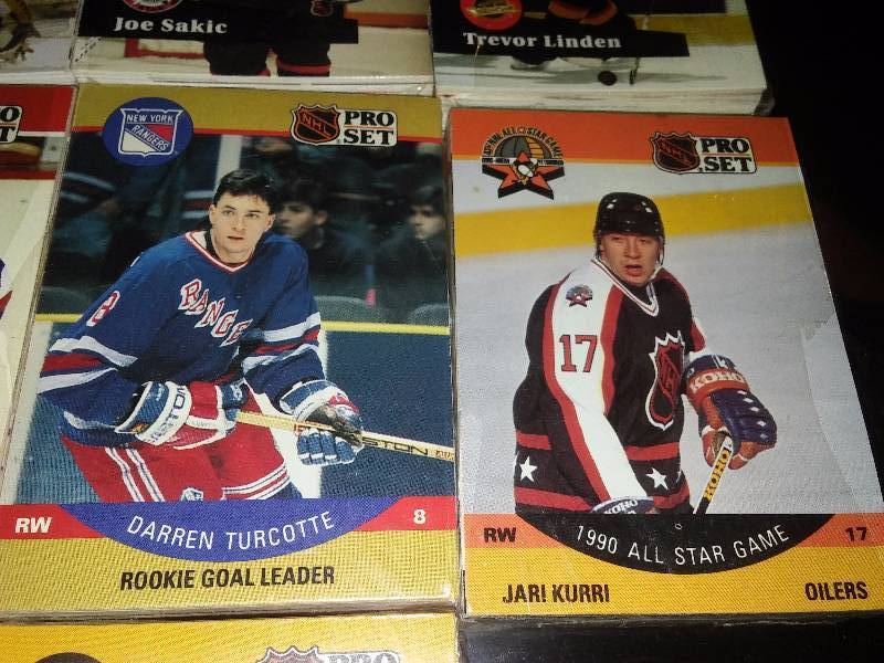 lot 117 image: NHL 50 Card Factory Repacks (10)