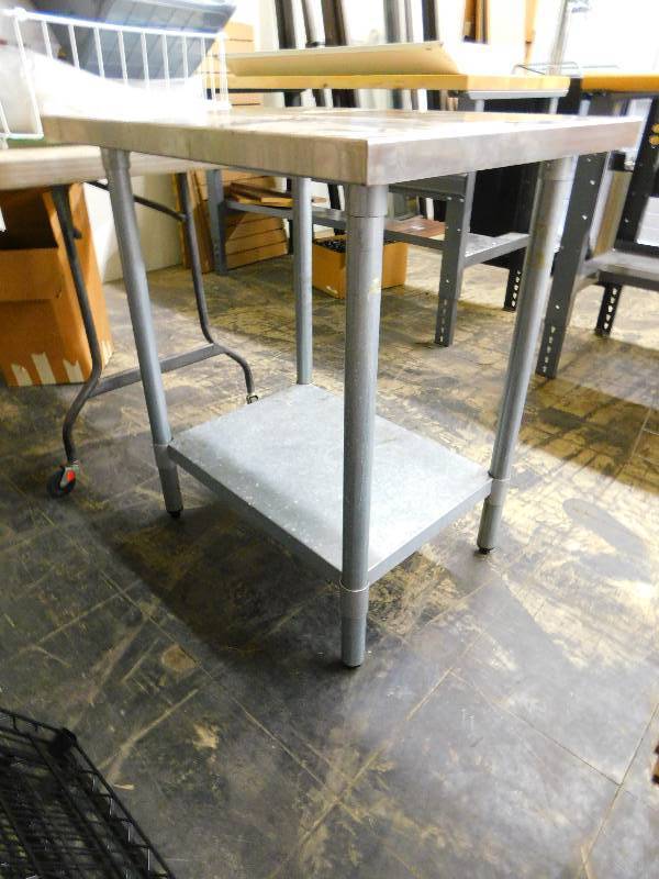 lot 21 image: STAINLESS STEEL WORK SPACE TABLE, 30 X 24 X 34 TALL