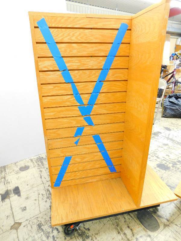 lot 27 image: DISPLAY RACK, 36 X 36 X 48 TALL