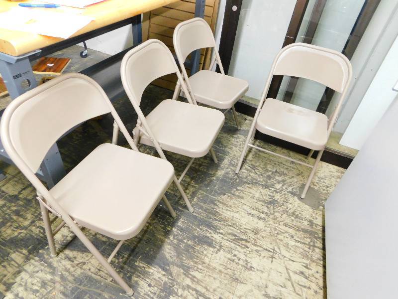 lot 36 image: 4 METAL FOLDING CHAIRS