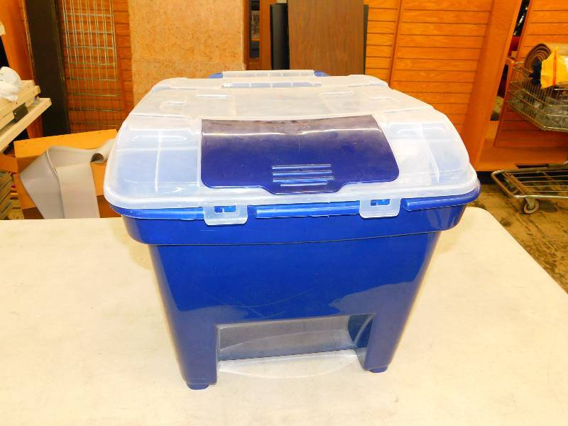 lot 52 image: TUB WITH MALT
