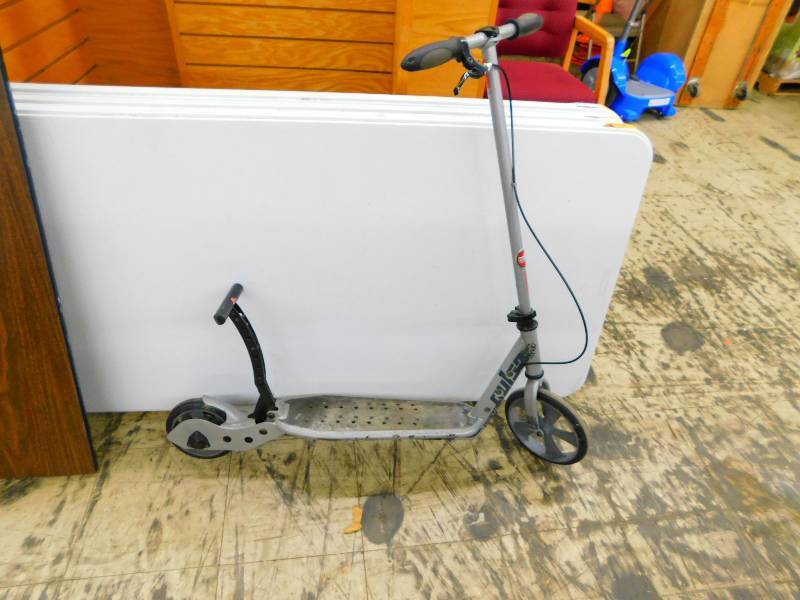 lot 63 image: SCOOTER
