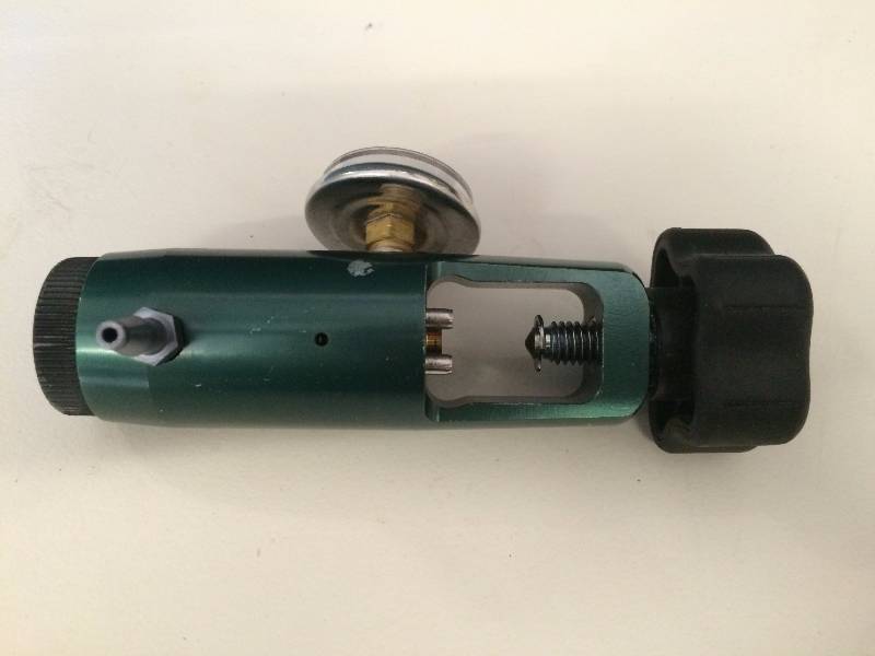 lot 42 image: Airgas Puritan Medical Pressure Gauge Regulator
