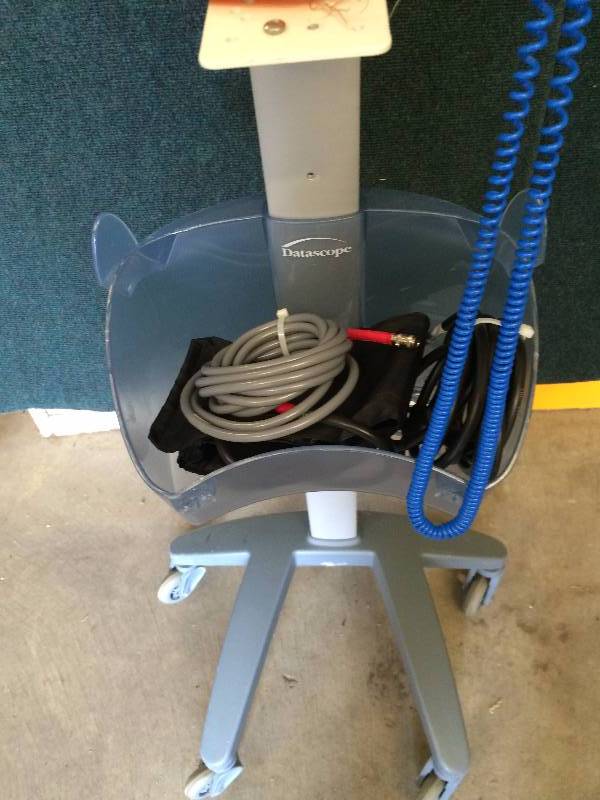 lot 51 image: WOW RETAILS USED $900 For Your Home Or Clinic Portable Bedside Mobile Datascope Accutorr Plus Vital Signs Patient Monitor NIBP, SPO2 Includes Thermometer, Hose and Adult Cuff, 5 Leg Rolling Cart - Excellent