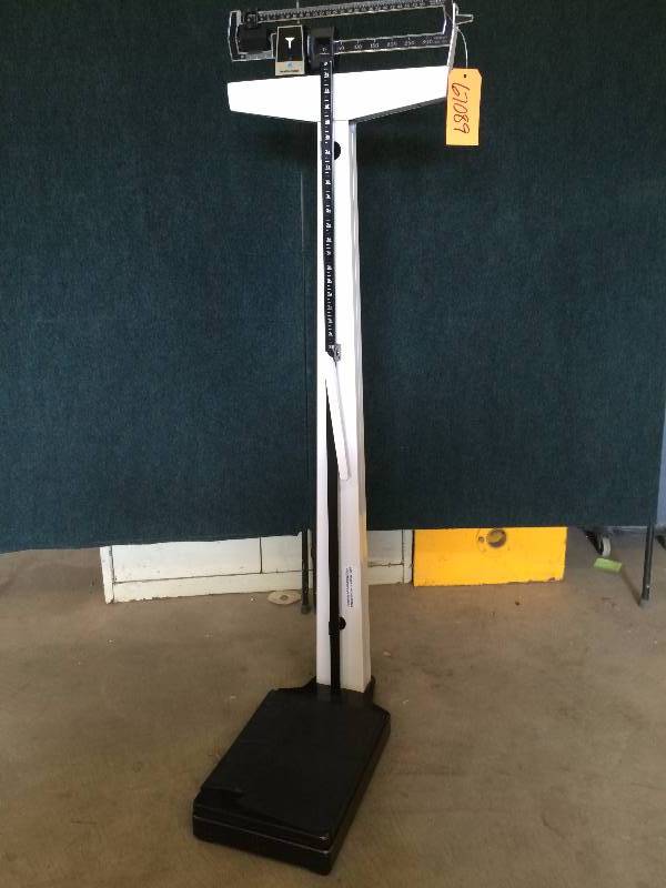 lot 59 image: Retails New $250 Physician Scale Health-O-Meter By Continental Eye Level Balance Beam Scale - Super Working Condition
