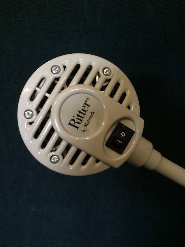 lot 27 image: WOW MidmarkRitter Stationary Gooseneck Minor SurgerySurgical Light MEDICAL PROCEDURE LIGHT - Excellent