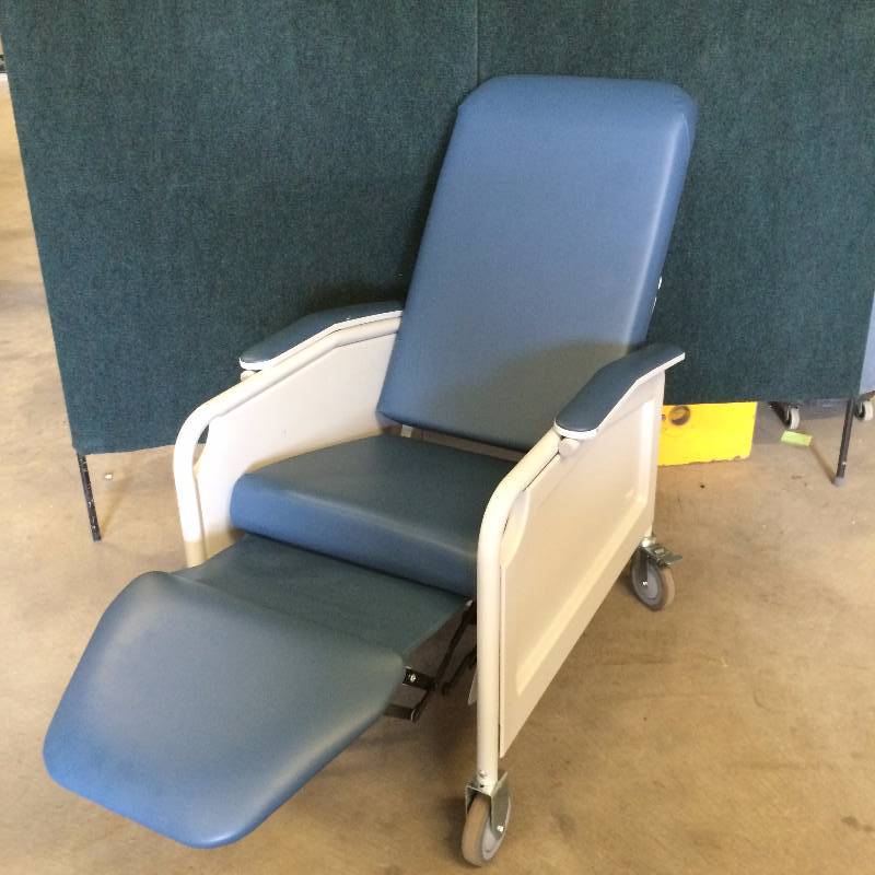 lot 16 image: Retails New $600 - High Quality LifeCare Mobile Hospital Clinic Group Home Health Care Patient Chair Recliner - Convenient Recessed Grip Area and FootLegrest - Excellent Condition - No Tears To Vinyl Manufactured by Winco in Ocala, FL