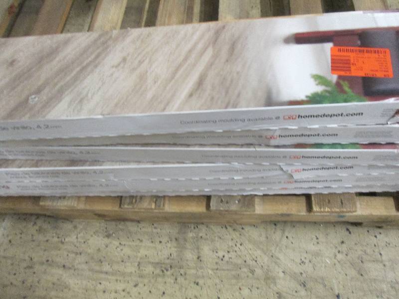 lot 25 image: 7 cases home Decorators Collection ...