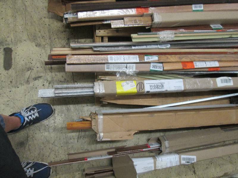 lot 62 image: Hugh Lot of Assorted Floor Transiti...
