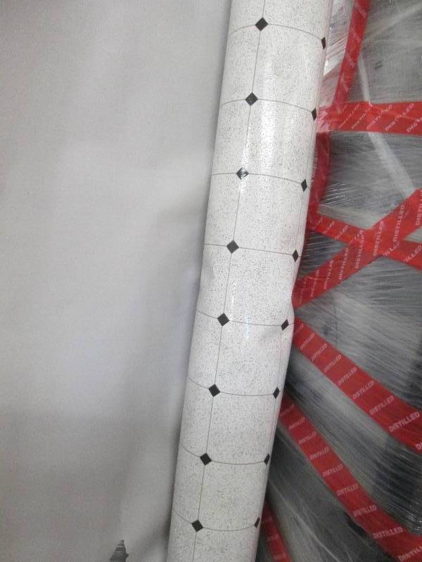 lot 74 image: 12 ft Vinyl Remnant on Roll...
