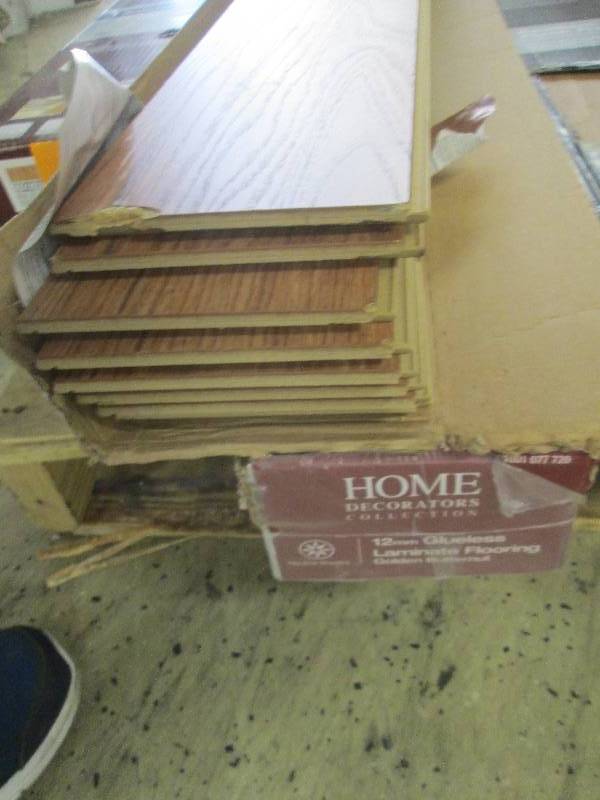 lot 79 image: 2 Cases Laminate Flooring...