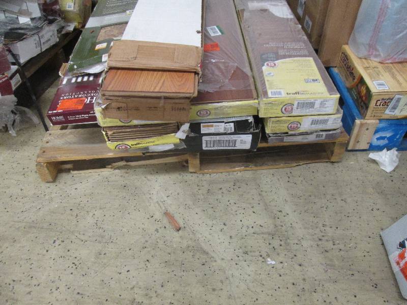 lot 83 image: Large Lot of Assorted Flooring...