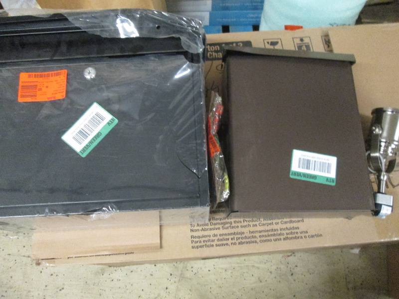 lot 110 image: Lock Box, Mail Box, Bungee Cords...