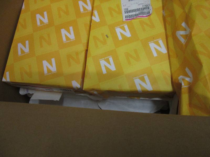 lot 133 image: 7 Reams Assorted Paper 3 Linen, 2 ...