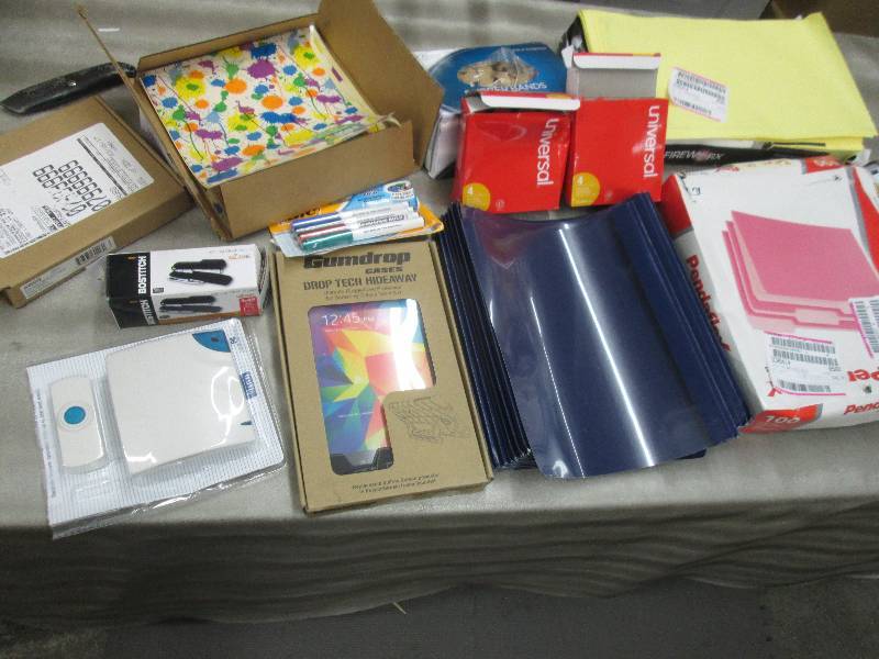 lot 163 image: Duck Tape Sheets, 2 pks Envelope Mo...