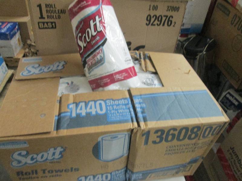 lot 205 image: Case of 15 Scott Roll Towels...