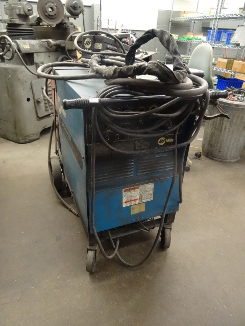 lot 11 image: Miller syncrowave 250 CC. AC DC wel...