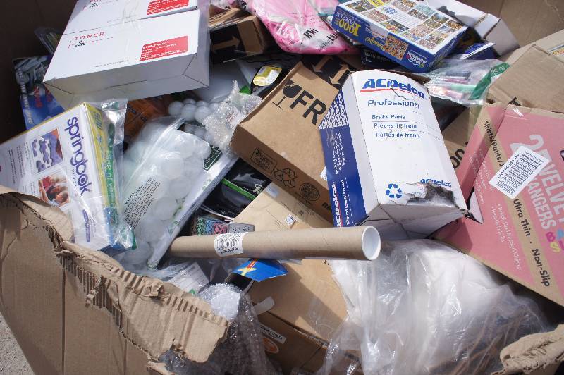 1 MASSIVE PALLET  LOT OF AMAZON GENERAL MERCHANDISE YOU GET EVERYTHING TONS OF NEW ITEMS GREAT FOR RE-SELLERS