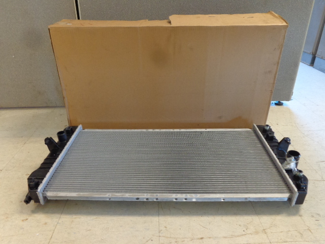 lot 16 image: Oakland Automotive Radiator