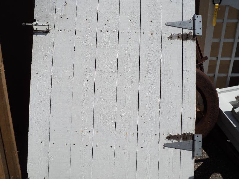white gate 42x57in...