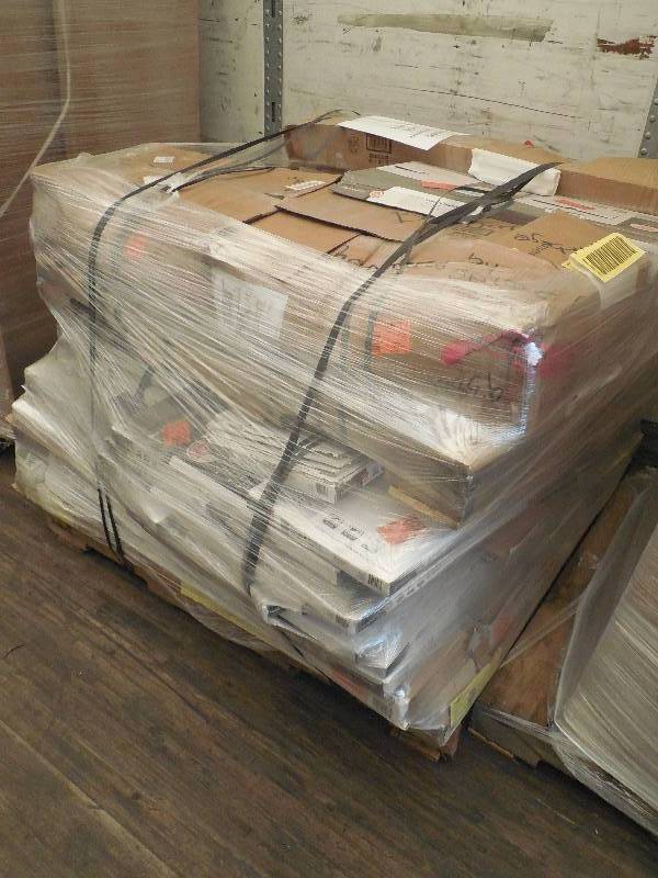 lot 3 image: PALLET LOT OF FLOORING