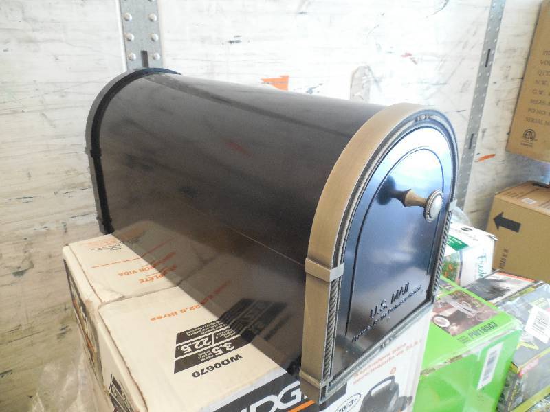 lot 25 image: MAIL BOX