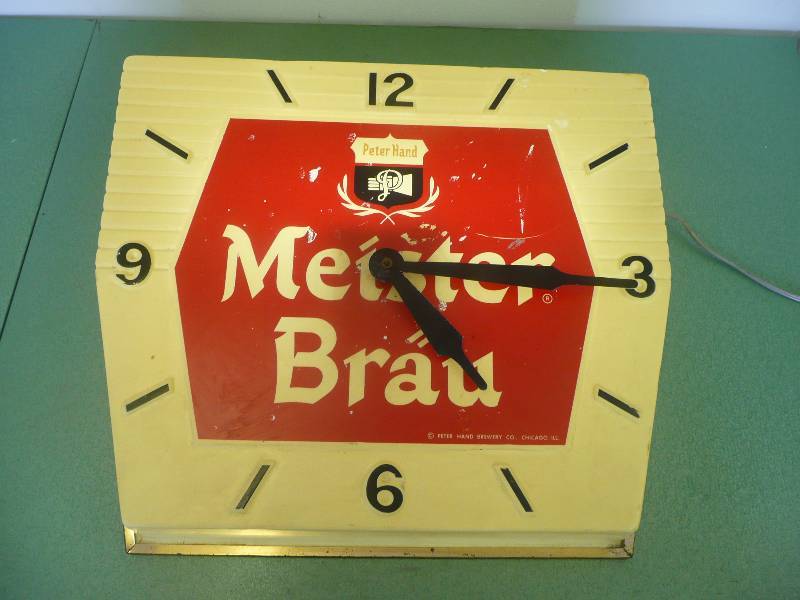 lot 16 image: VINTAGE Rare & Hard To Find Bar MEISTER BRAU Beer Clock Bar Light - Works - See Pictures