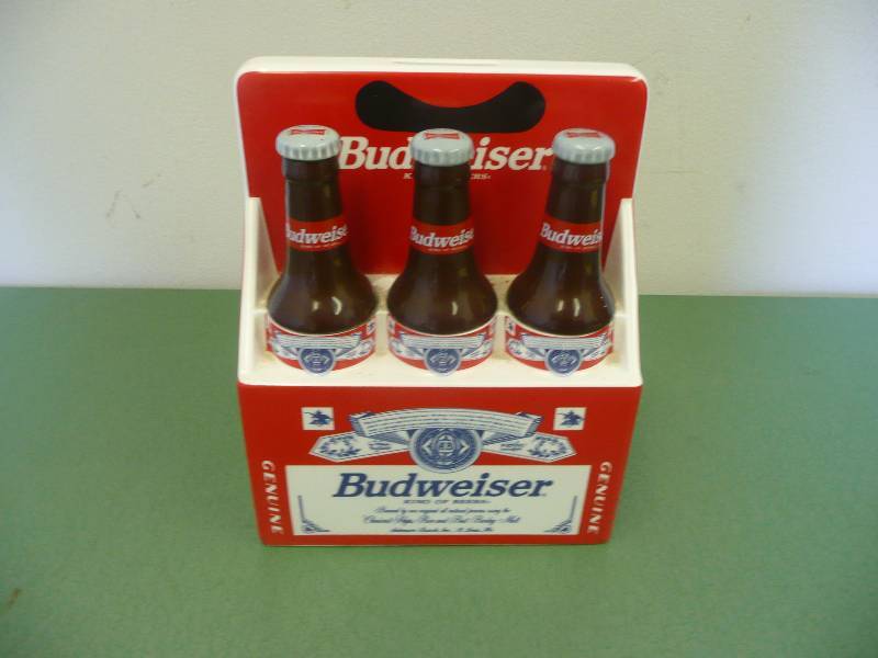 lot 45 image: Vintage Budweiser 6 Pack Bank - Nice Condition - See Pictures