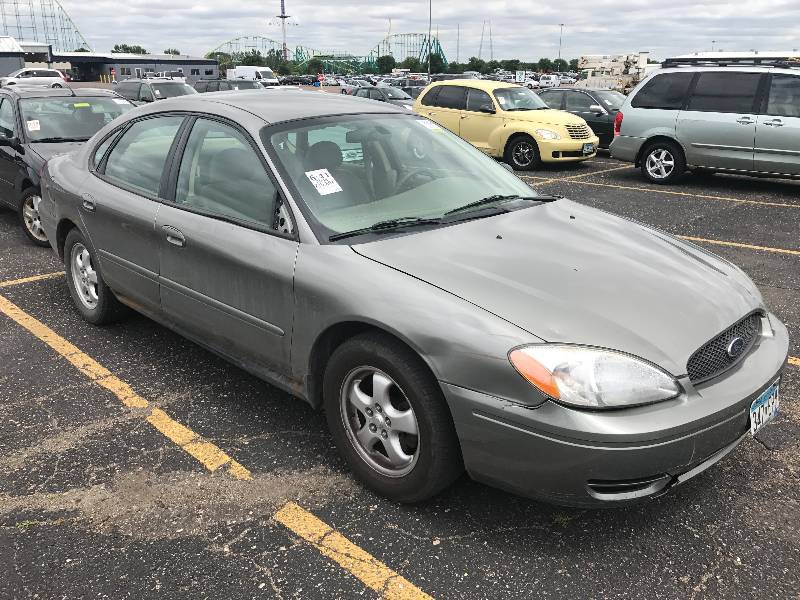 2004 Ford Taurus SE