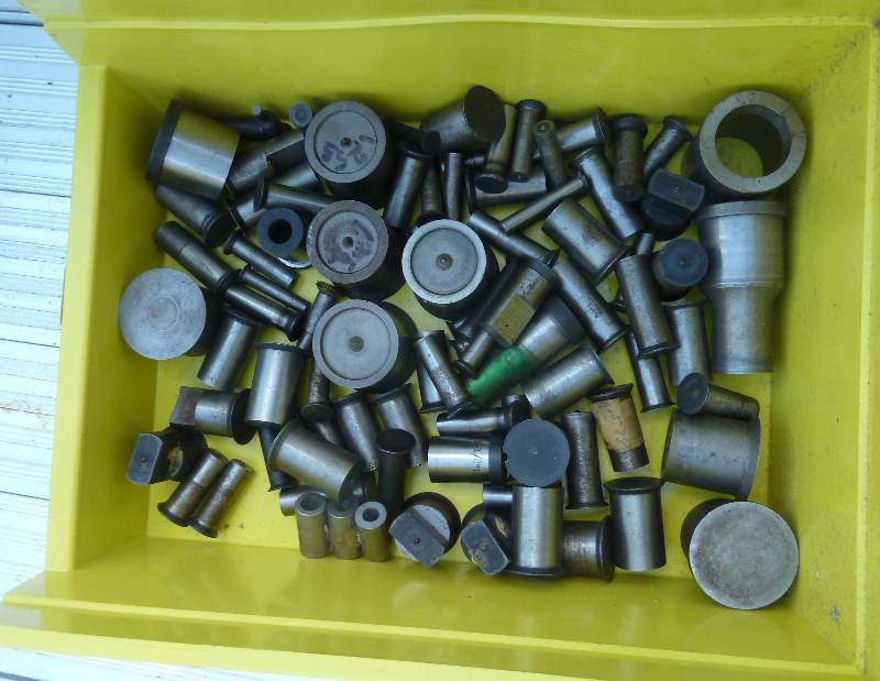 lot 4 image: box of metalworking punches...