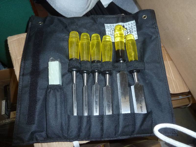 lot 14 image: New wood chisel set from 14 to 1-...