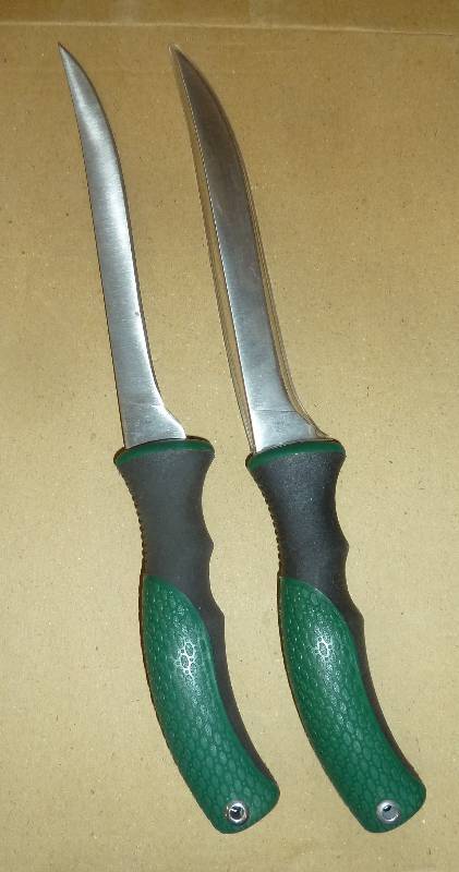 lot 17 image: 2 filet knives...