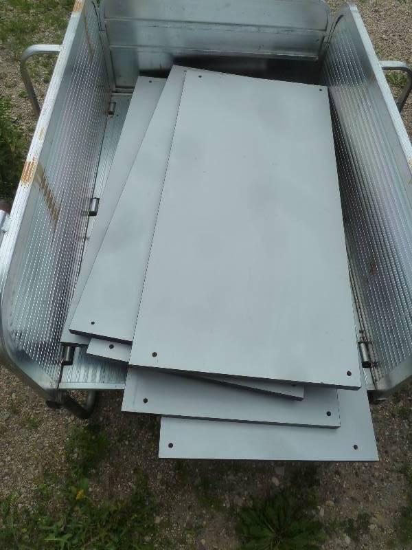 lot 20 image: melamine shelving - 5 boards are 32...