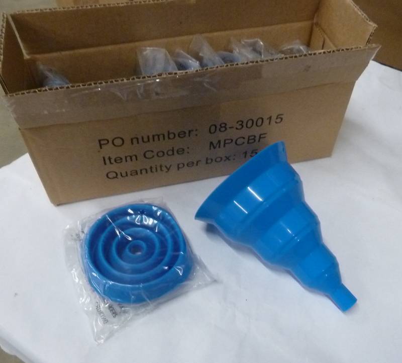 lot 55 image: 10 silicone collapsible funnels...