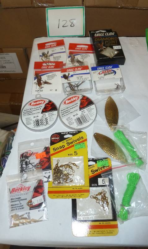 lot 128 image: Lot of leader line, leader sleeves,...