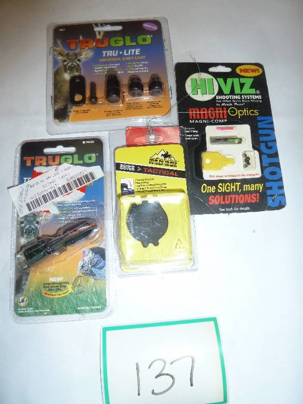 lot 137 image: Hunters Lot  - Truglo sights, scope...