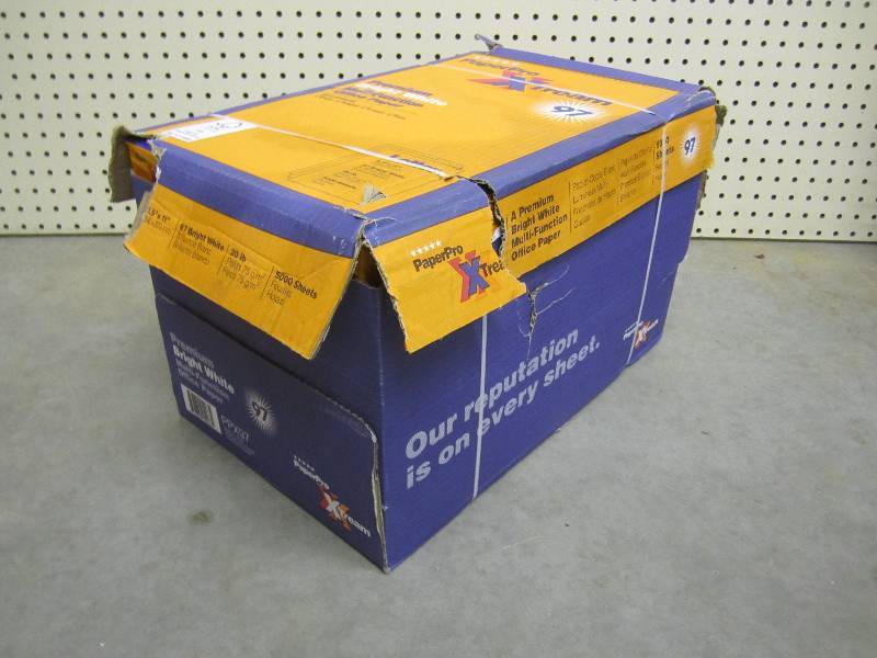 lot 18 image: Case of 5000 (10 reams of 500) prin...