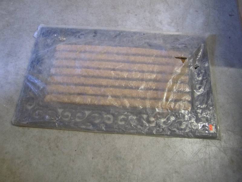 lot 49 image: Door mat. Good heavy duty quality. ...