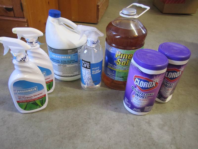 lot 83 image: Lot of misc cleaners. Pine-Sol Clor...