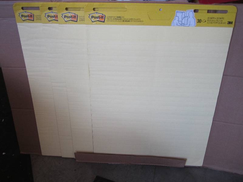 lot 86 image: Pack of 4 Post-It Easel Pads 30 she...