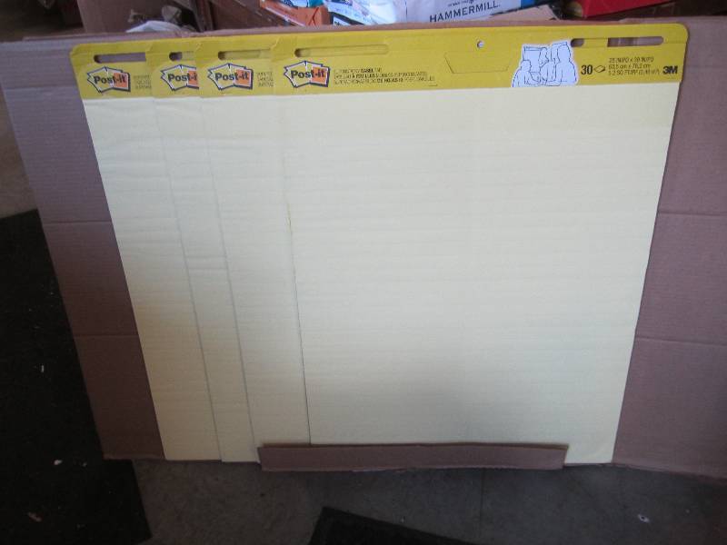 lot 89 image: Pack of 4 Post-It Easel Pads 30 she...