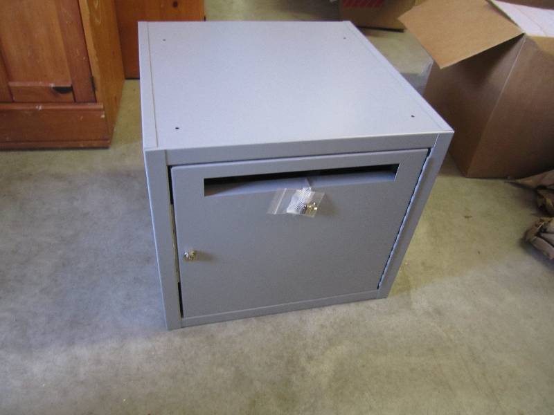 lot 110 image: Large Metal Locking Dropbox. 20x20x...
