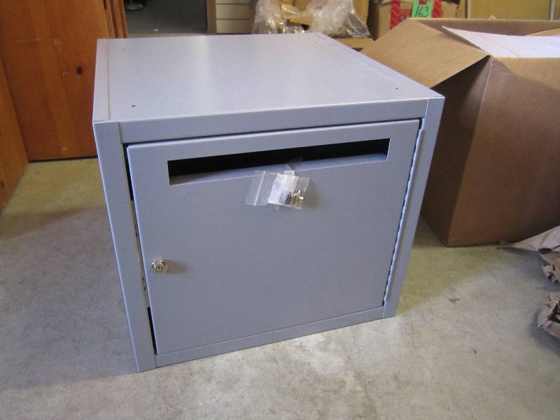 lot 113 image: Large Metal Locking Dropbox. 20x20x...