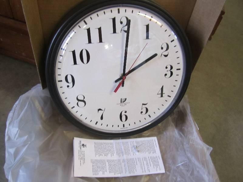 lot 118 image: 12 wall clock and  heavy duty 3 ho...