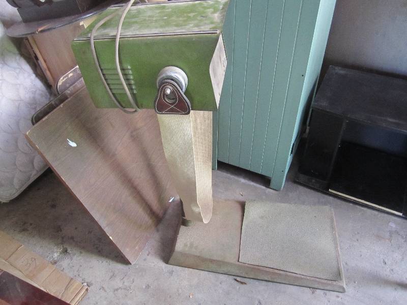 lot 151 image: Vintage Walton Exercise machine....