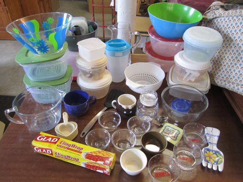 lot 181 image: Large lot of kitchen items. See all...