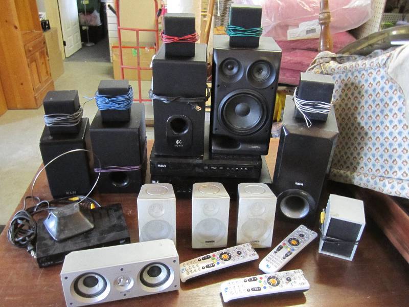 lot 182 image: Lot of misc. speakers and other ele...