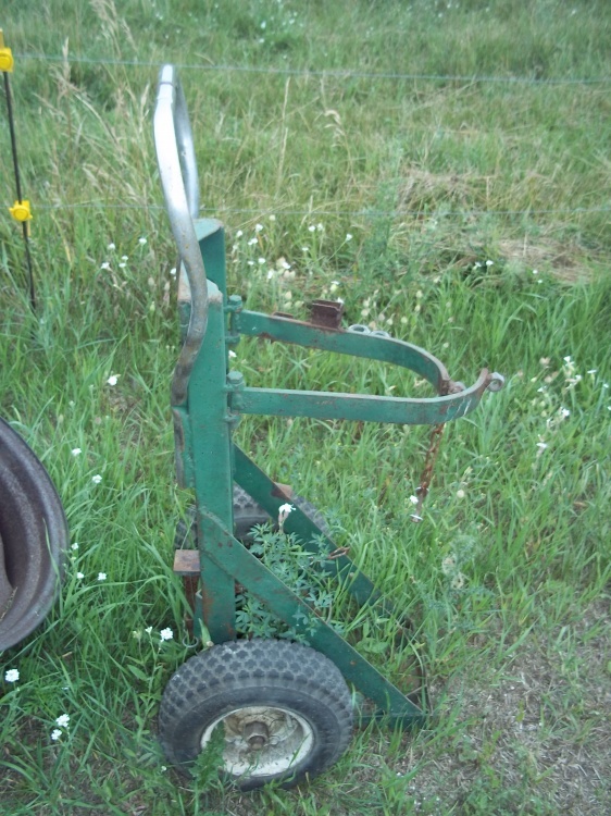 lot 27 image: Gas welder cart