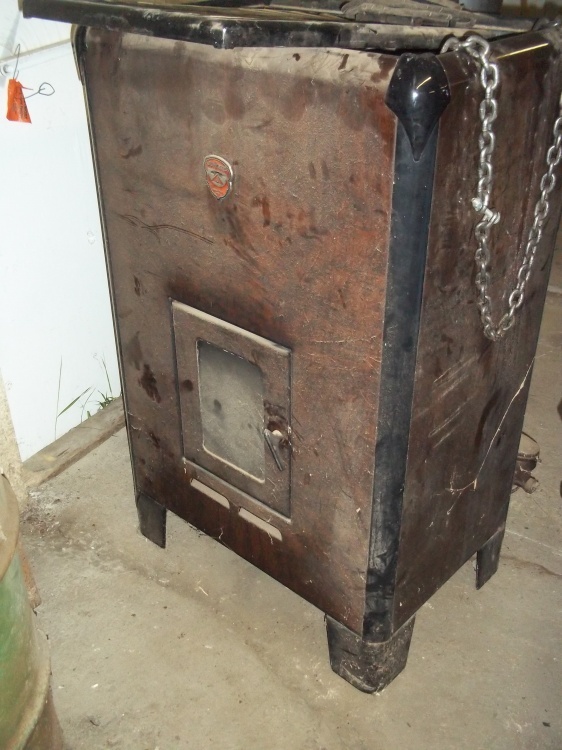 lot 28 image: Fuel oil Heater